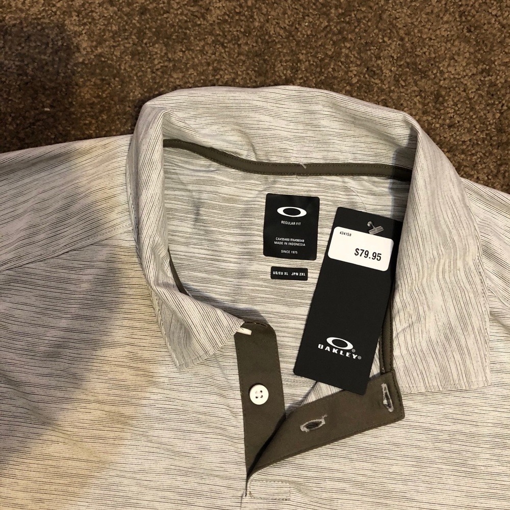 Oakley shirt XL